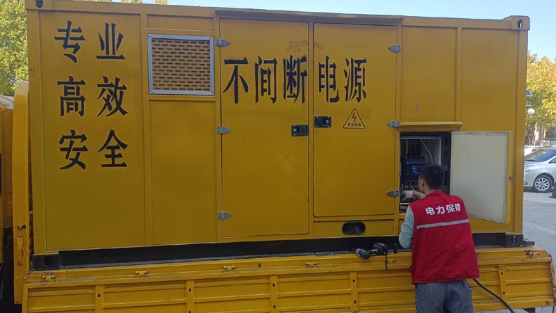 墨玉柴油发电机组和UPS电源配合使用时，如何避免切换过程中的电力中断？