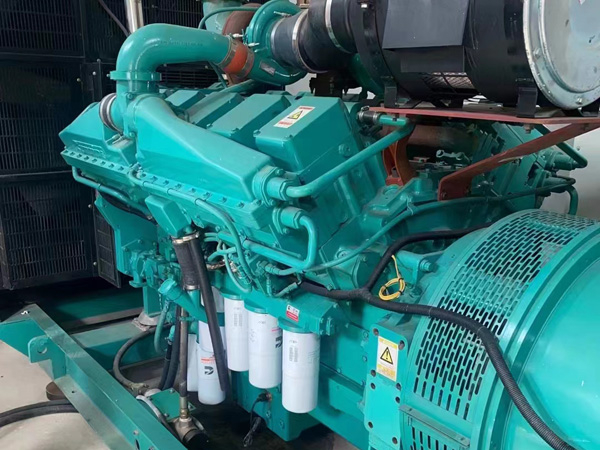 墨玉更换100kW柴油发电机组机油时，需要注意哪些事项？