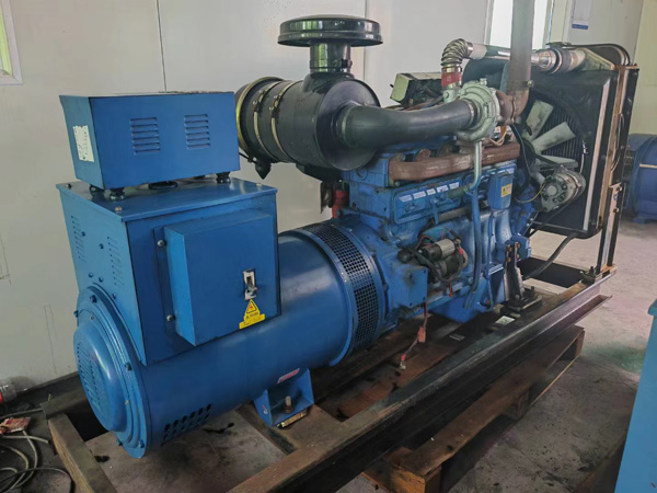 墨玉100kW柴油发电机组使用多级机油有哪些优缺点？